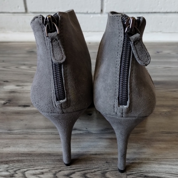 Enzo Angiolini Ruthely Gray Suede Heeled Bootie Women's Size 9 - Picture 3 of 6